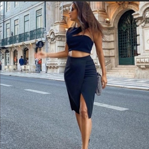 Zara cut out black top BLOGG FAV!! - Picture 9 of 15